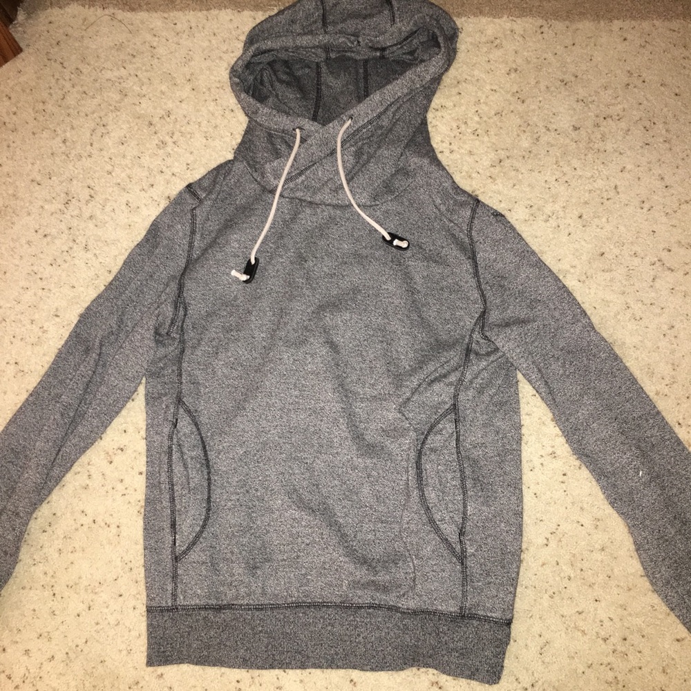 grey sweatshirt